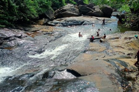 Au milieu des villages sri lankais 16N15N